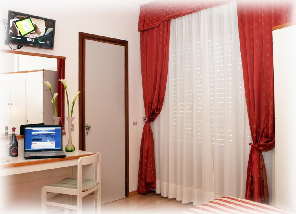 American Hotel 3*