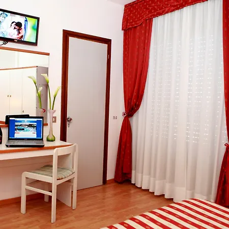 Hotel American 3*